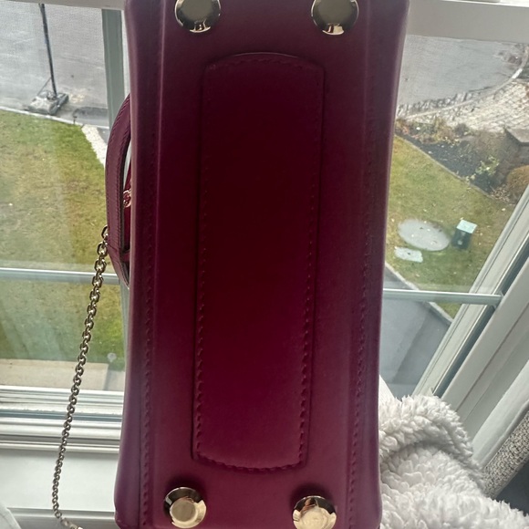 New Salvatore Ferragamo women’s bag with dust bag included - Picture 9 of 16